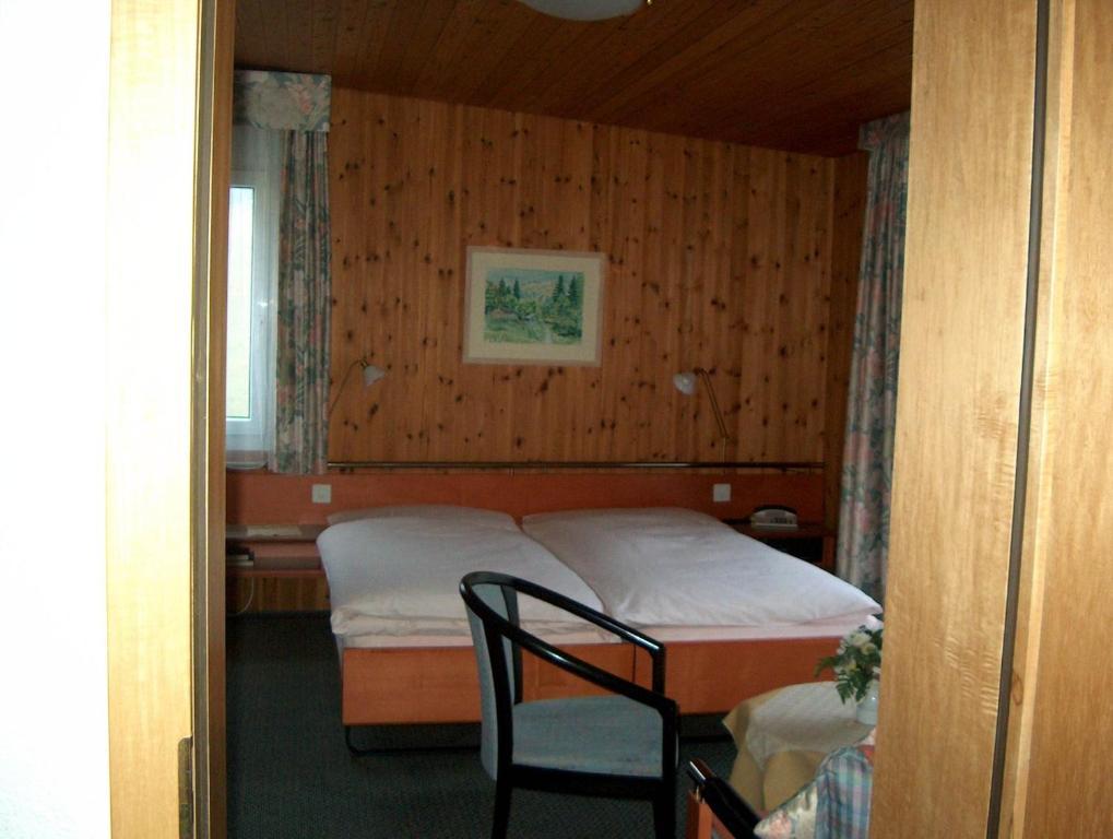 Hotel Restaurant Cristal Braunwald Room photo